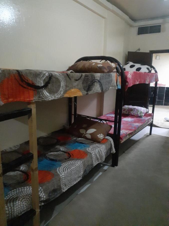 Corner House Hostel Dubai Exterior photo